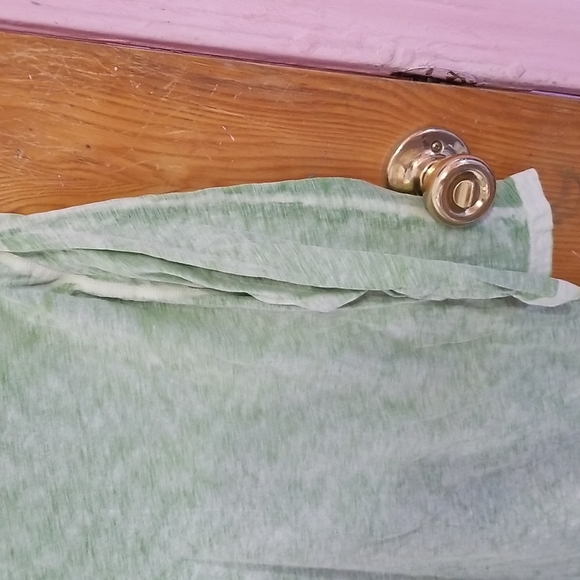 Like new large lake tshirt - Picture 6 of 9